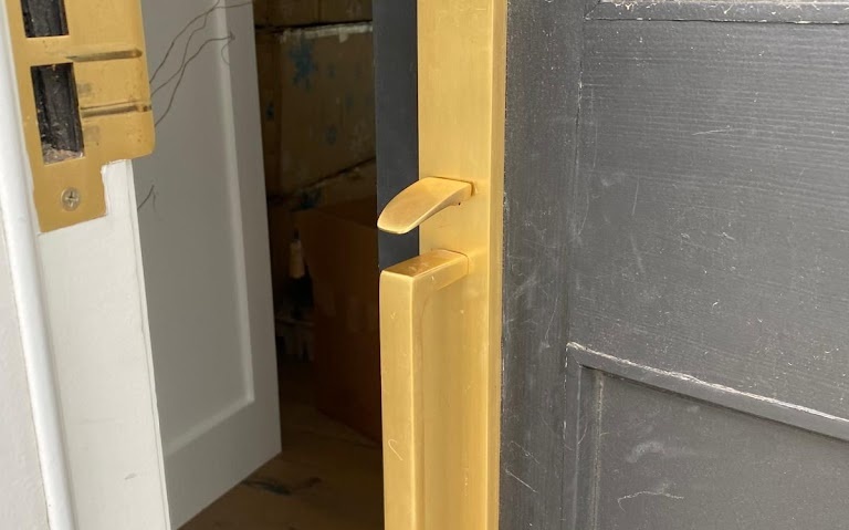 door locksmith
